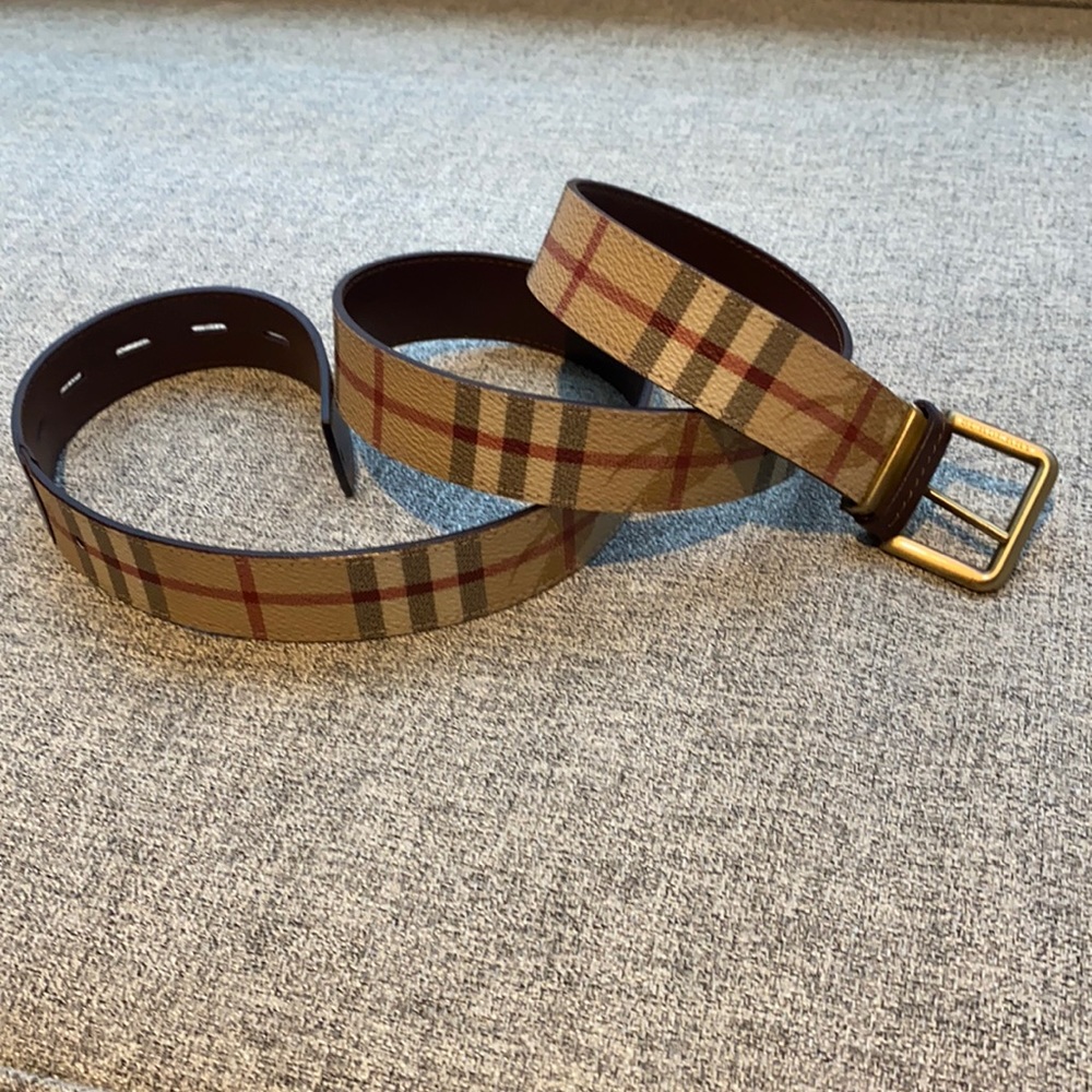 🔊🅱️LACK FRIDAY SALE‼️ Women’s Burberry Belt